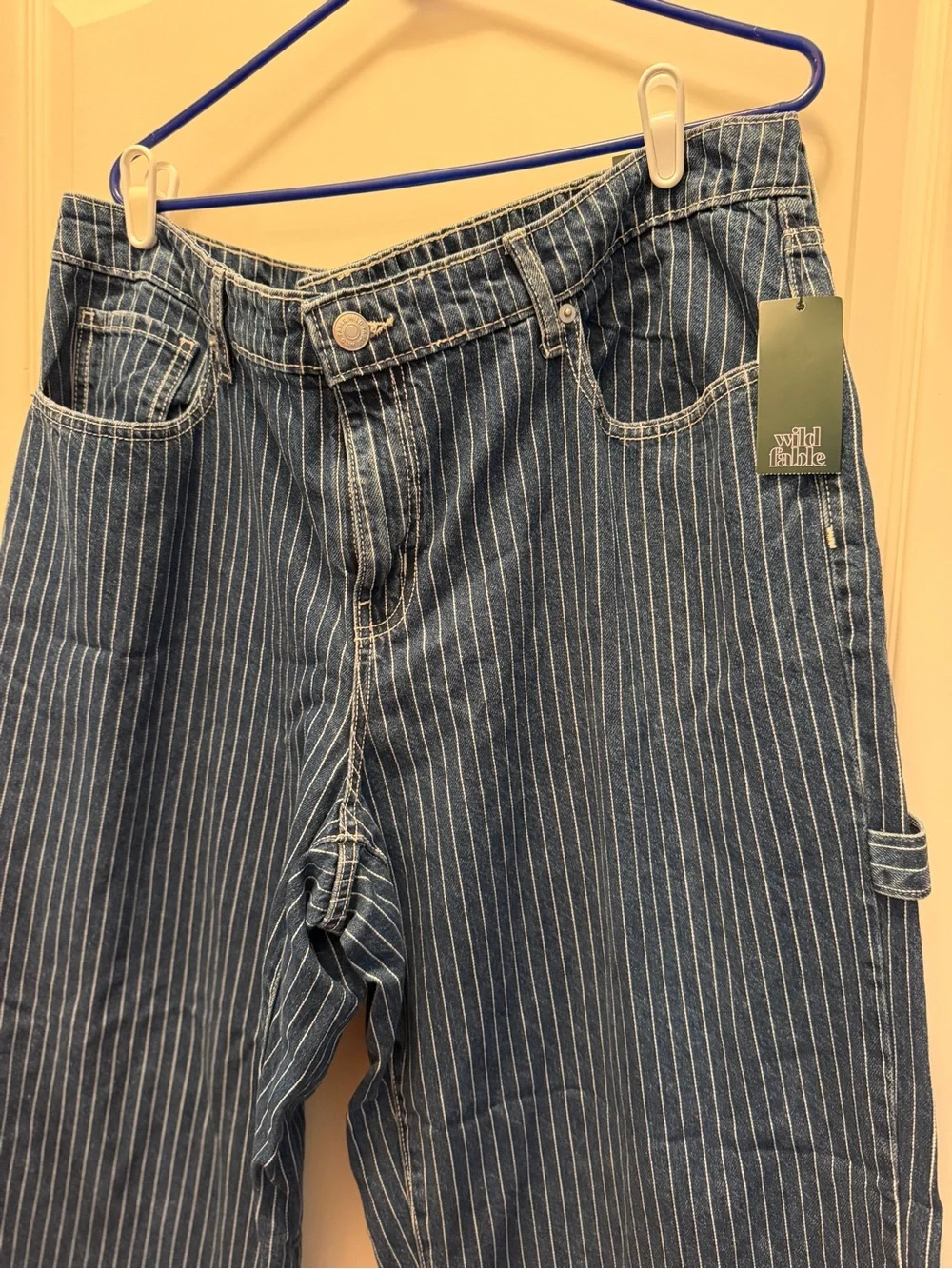NWT wild fable Women’s Blue Pinstriped Wide-Leg Cargo Jeans - Picture 4 of 10
